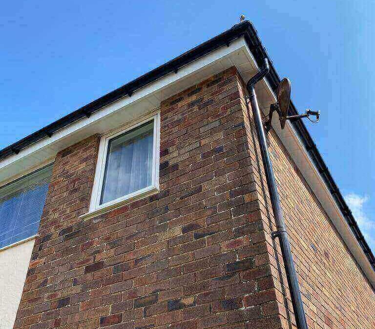 Seamless Aluminium Gutters vs uPVC Gutters – Which Is Better?