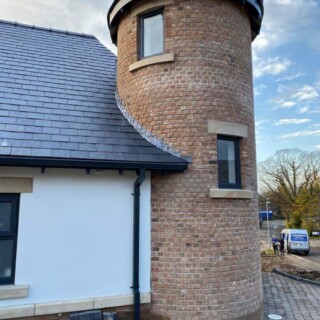 Seamless aluminium guttering bilsborrow